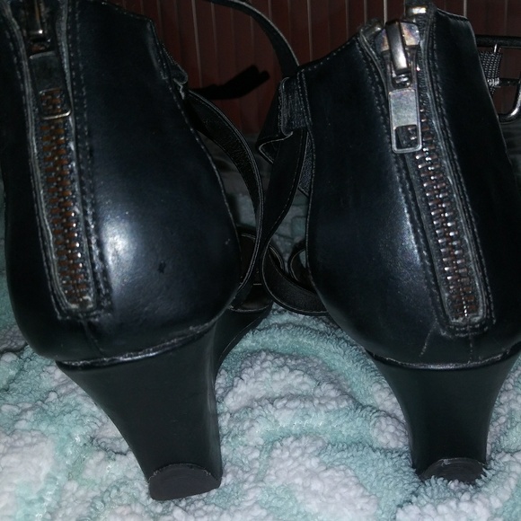 Sandals - Picture 7 of 7